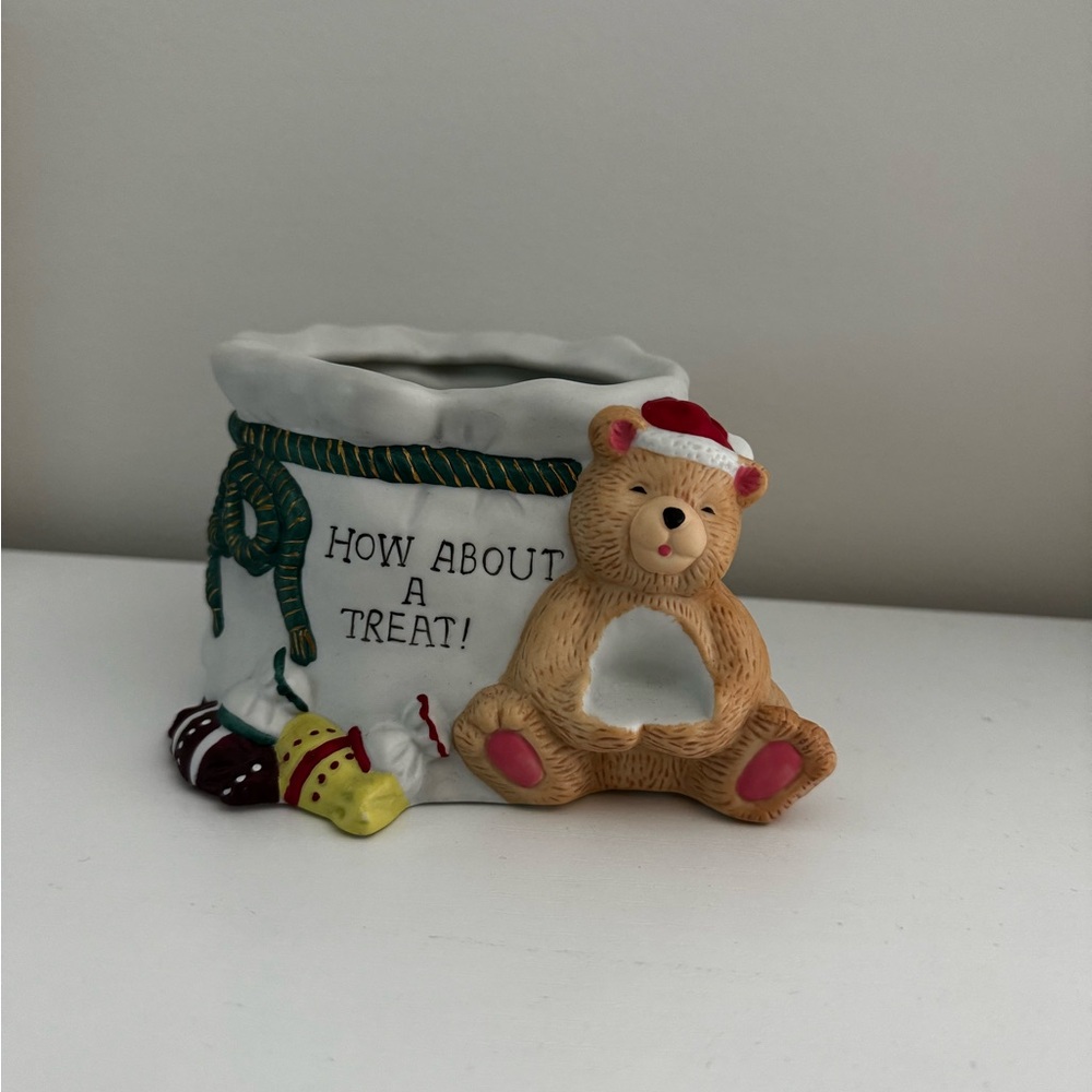 House Of Lloyd Christmas Around The World A Treat For The Holidays Candy Bowl